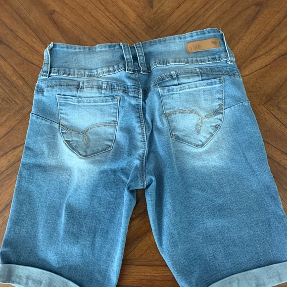 *SOLD*.  YMI wannabettabutt Bermuda Jean short - Picture 3 of 3
